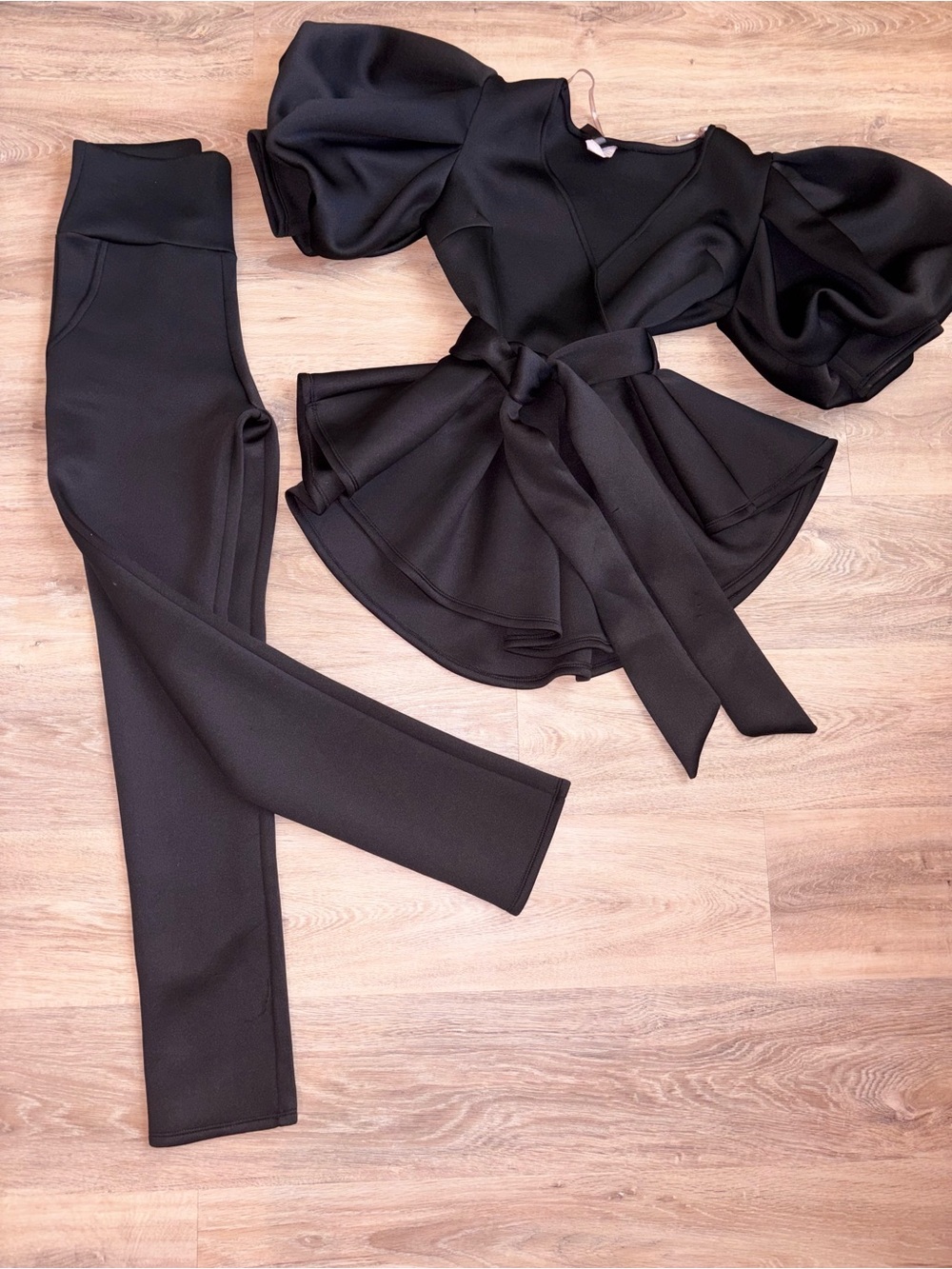 Luxurious Puff-Sleeve Belted Peplum Top & High-Waist pants Set. Size Medium